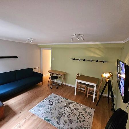 Peaceful And Elegant Apartment Лондон Екстериор снимка