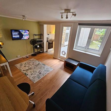 Peaceful And Elegant Apartment Лондон Екстериор снимка
